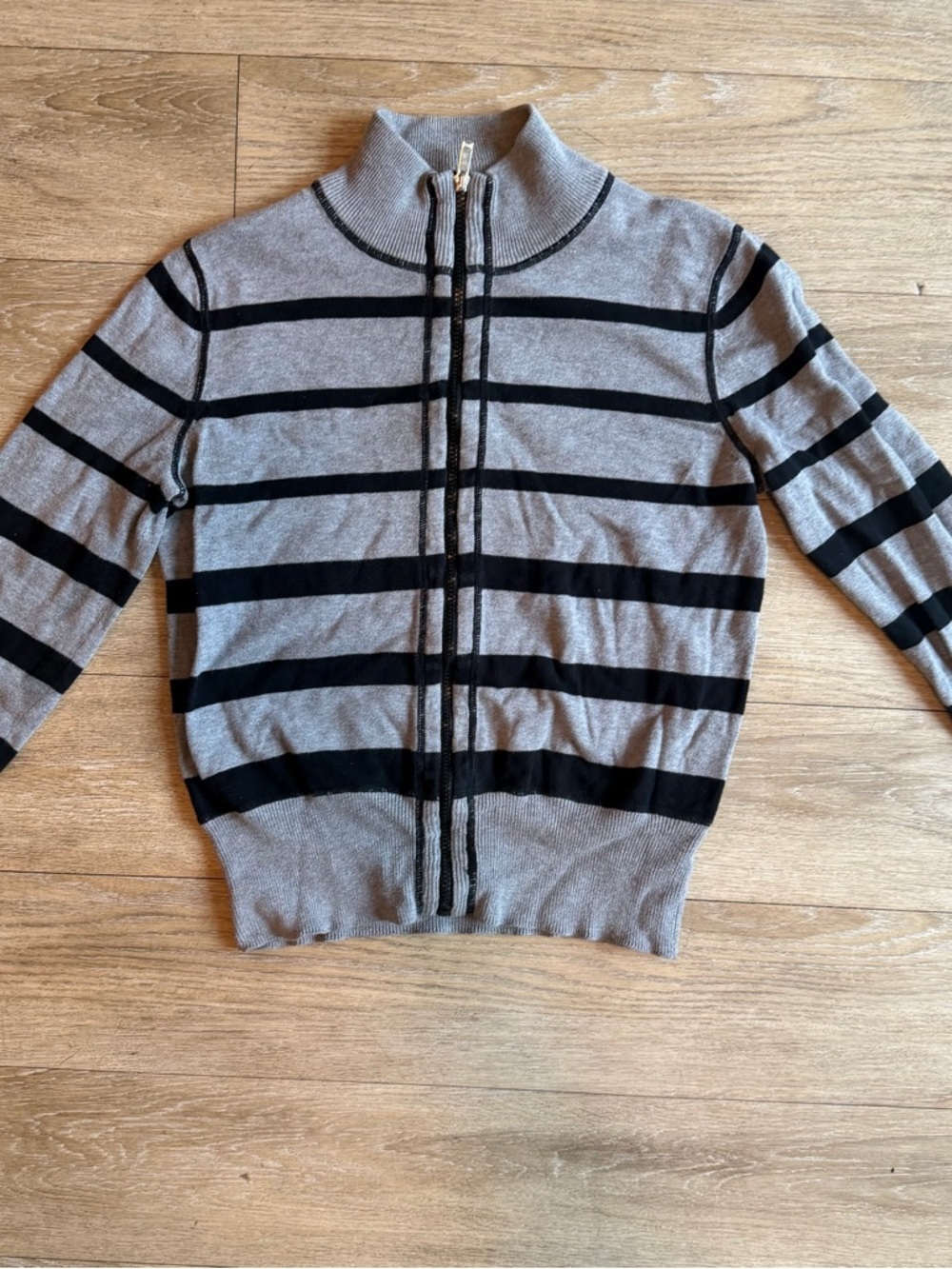 Jones New York Gray and Black Striped Zip-Up Cardigan size medium - Picture 1 of 3
